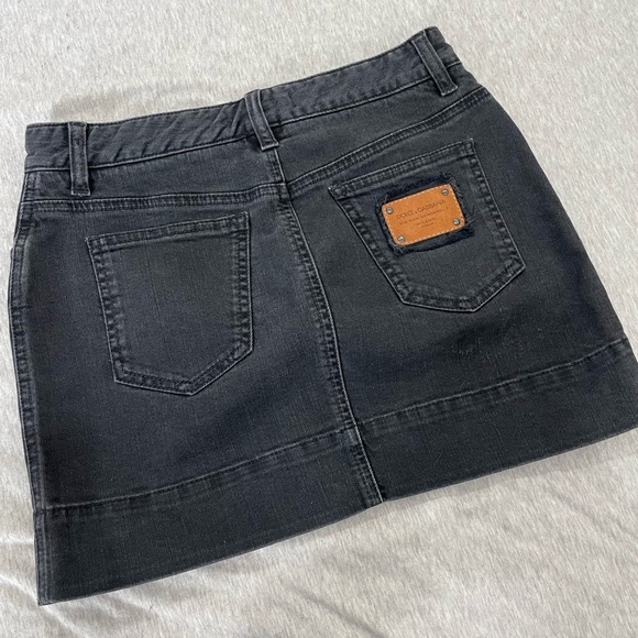 VINTAGE DOLCE & GABBANA BLACK DENIM MINI SKIRT - Picture 2 of 7